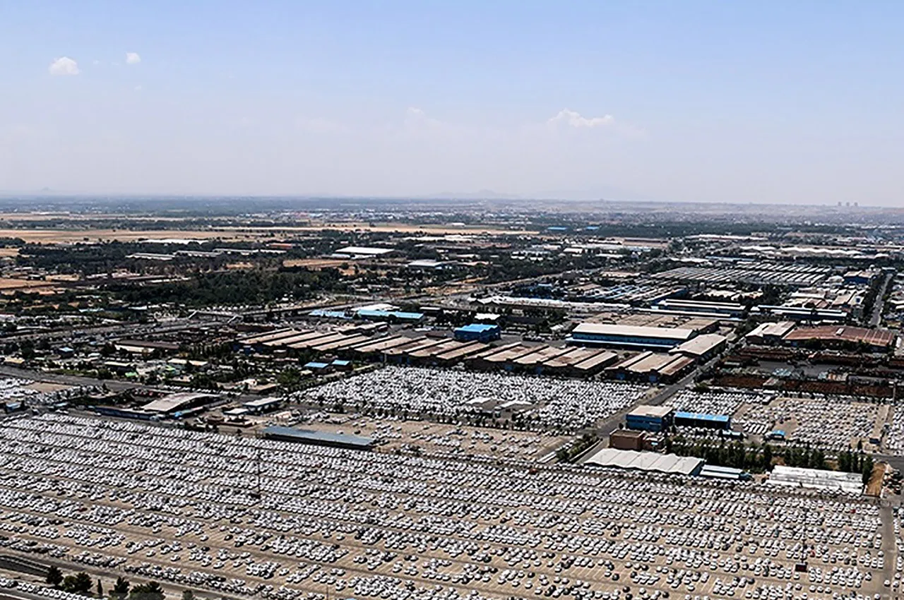 AutomobileFa IKCO Parking