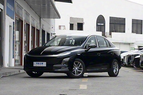 Hongqi AQM5 